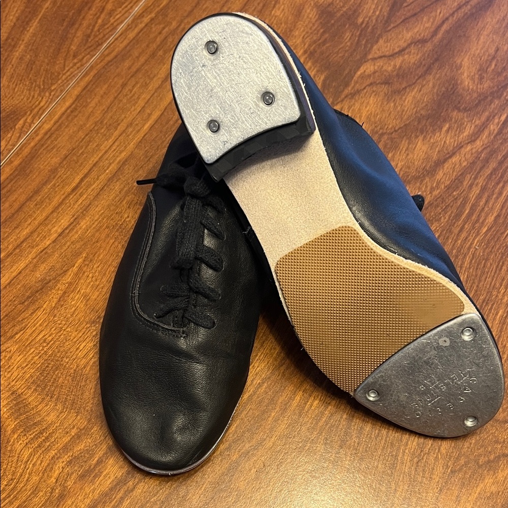 Capezio black tap shoes